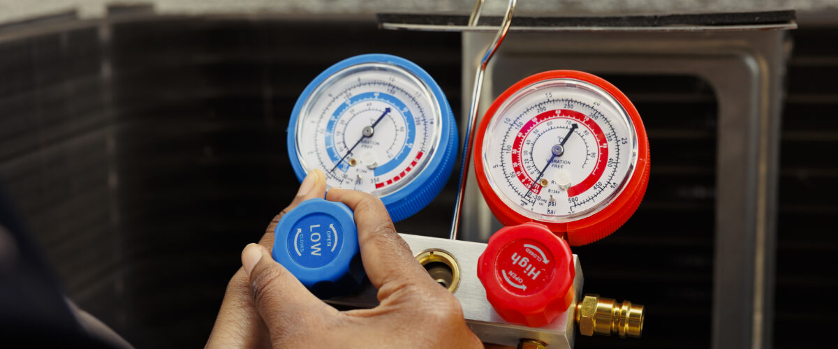 teknisi isi freon AC di Jakarta